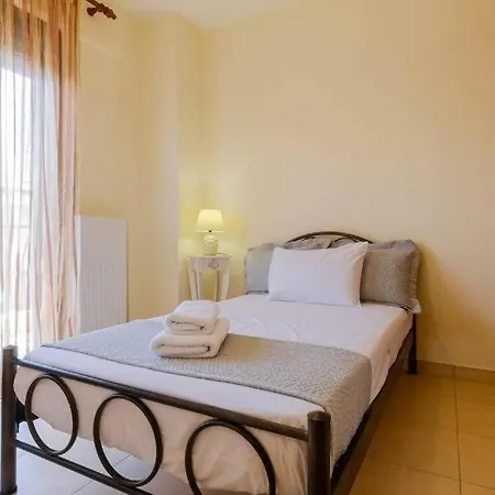 בית נופש Heliophilia 3-bdrm Maisonette In *