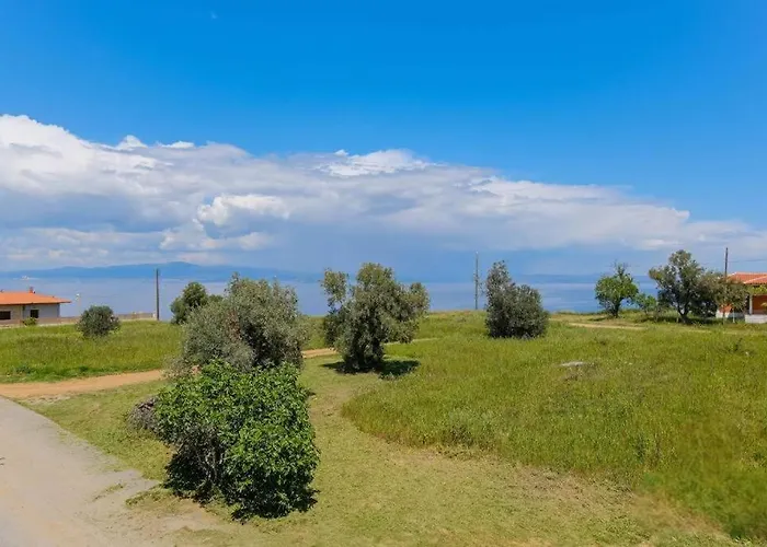 Heliophilia 3-bdrm Maisonette In *