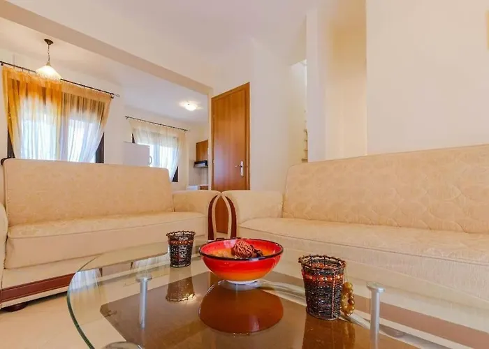 Heliophilia 3-bdrm Maisonette In Néa Fókaia