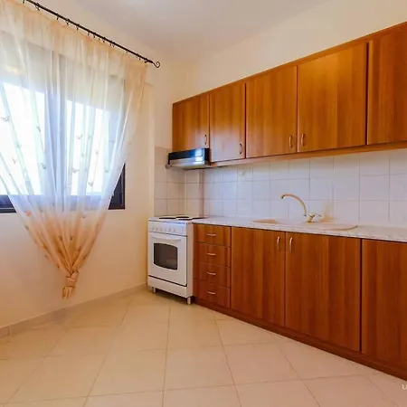 Heliophilia 3-bdrm Maisonette In