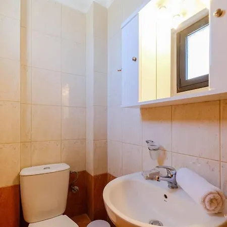 Heliophilia 3-bdrm Maisonette In Σπίτι διακοπών *