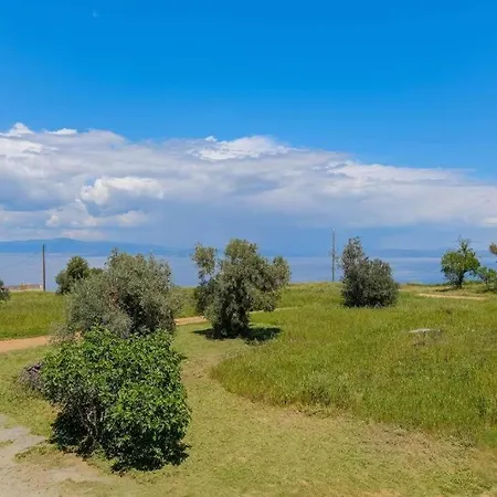 Heliophilia 3-bdrm Maisonette In *