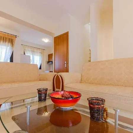 Heliophilia 3-bdrm Maisonette In Néa Fókaia