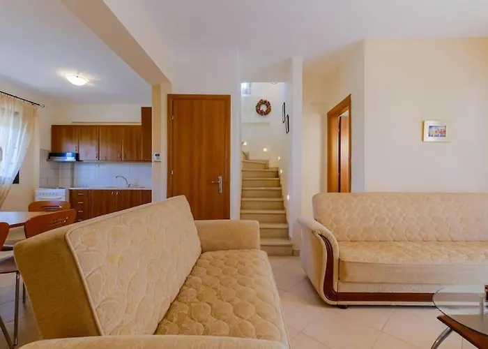 Heliophilia 3-bdrm Maisonette In Σπίτι διακοπών Néa Fókaia