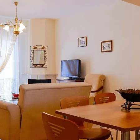 Heliophilia 3-bdrm Maisonette In Hébergement de vacances