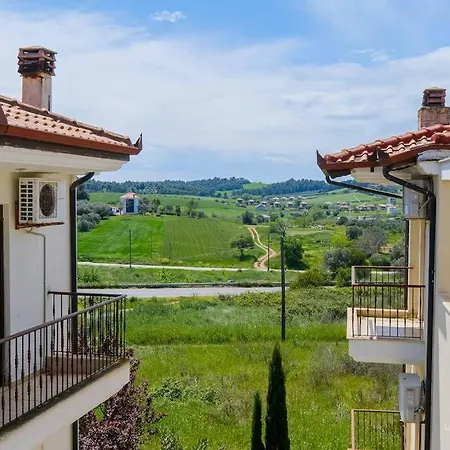 Heliophilia 3-bdrm Maisonette In Holiday home *